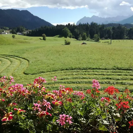 아파트 Gaestehaus Gruenbacher *