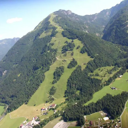 Gaestehaus Gruenbacher アパート ケセン