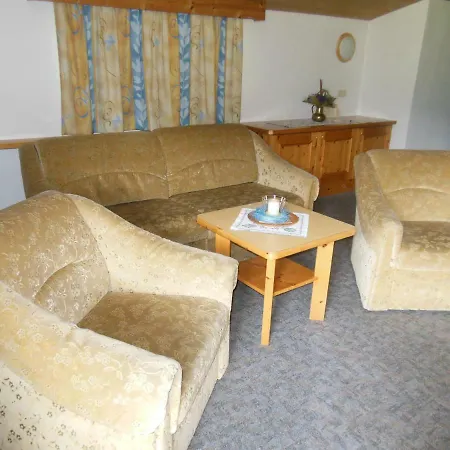 Gaestehaus Gruenbacher Апартаменты